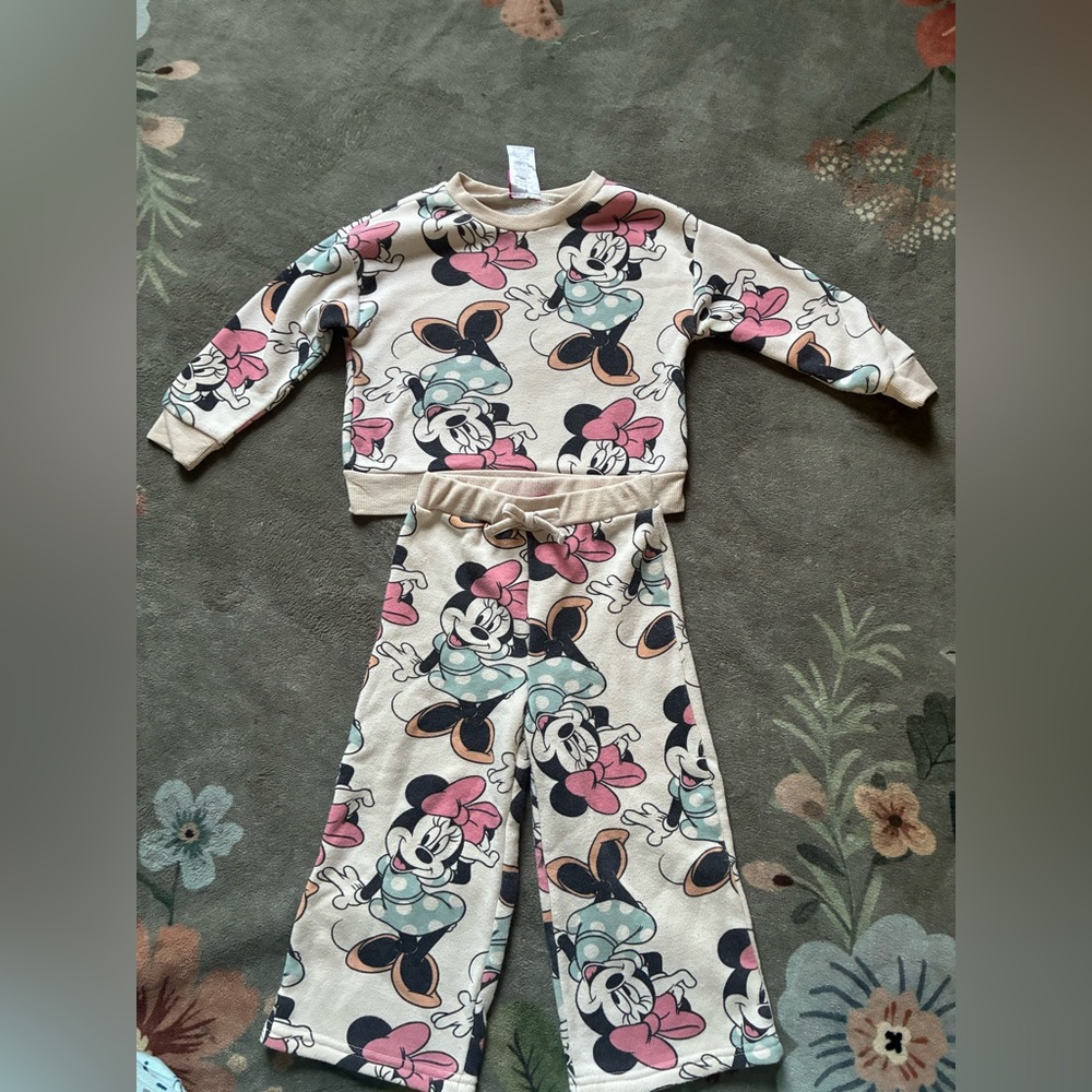 Disney Cream Sweat Set with Pink Minnie Mouse Prints